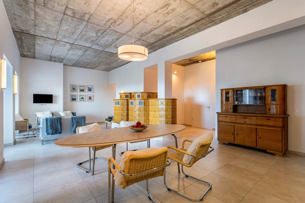 Blick von der Theke aus in Richtung Tanzfläche