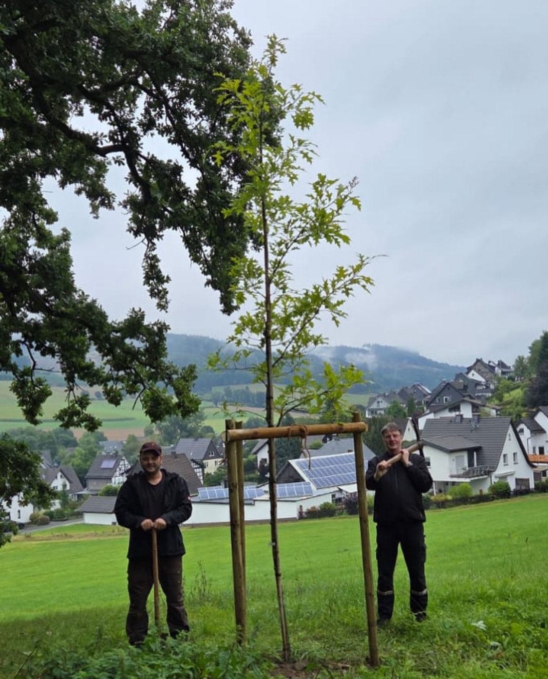 Mitglieder des Schützenverein St. Sebastian Salwey nach erfolgreicher Mission "Baumpflanz-Challange"